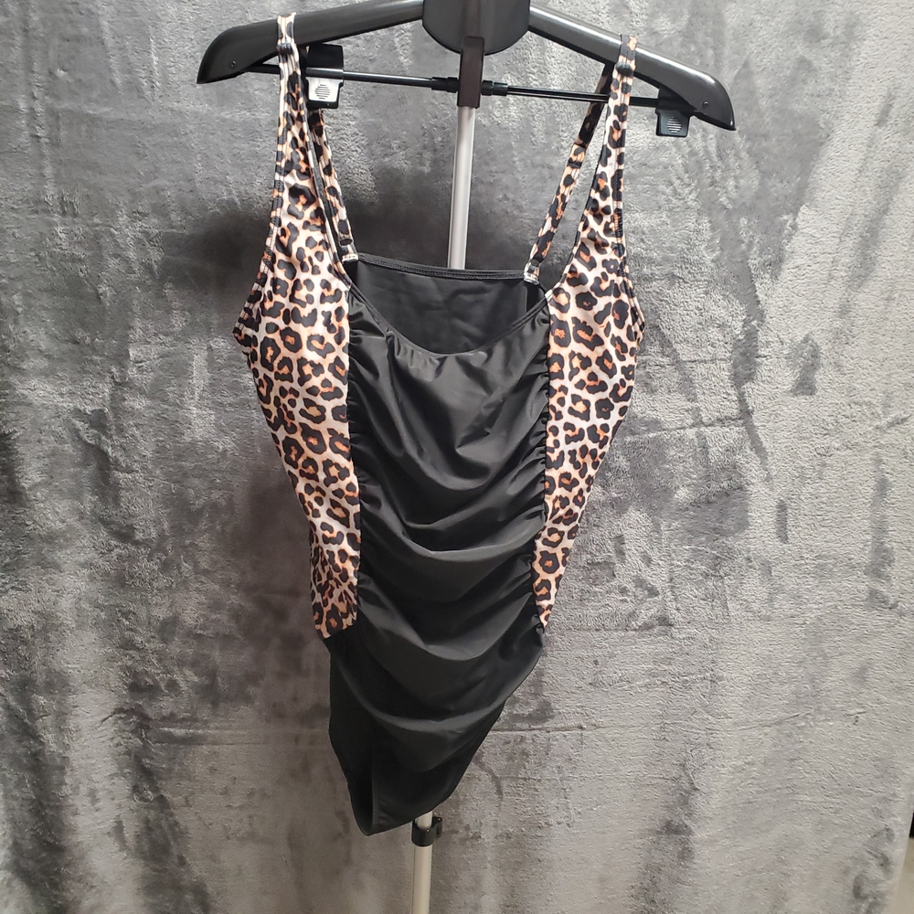 SHEIN Leopard Print One-Piece Swimsuit